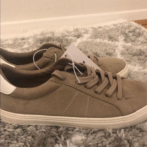 Old Navy 1994 Suede Court Sneakers - Picture 1 of 5